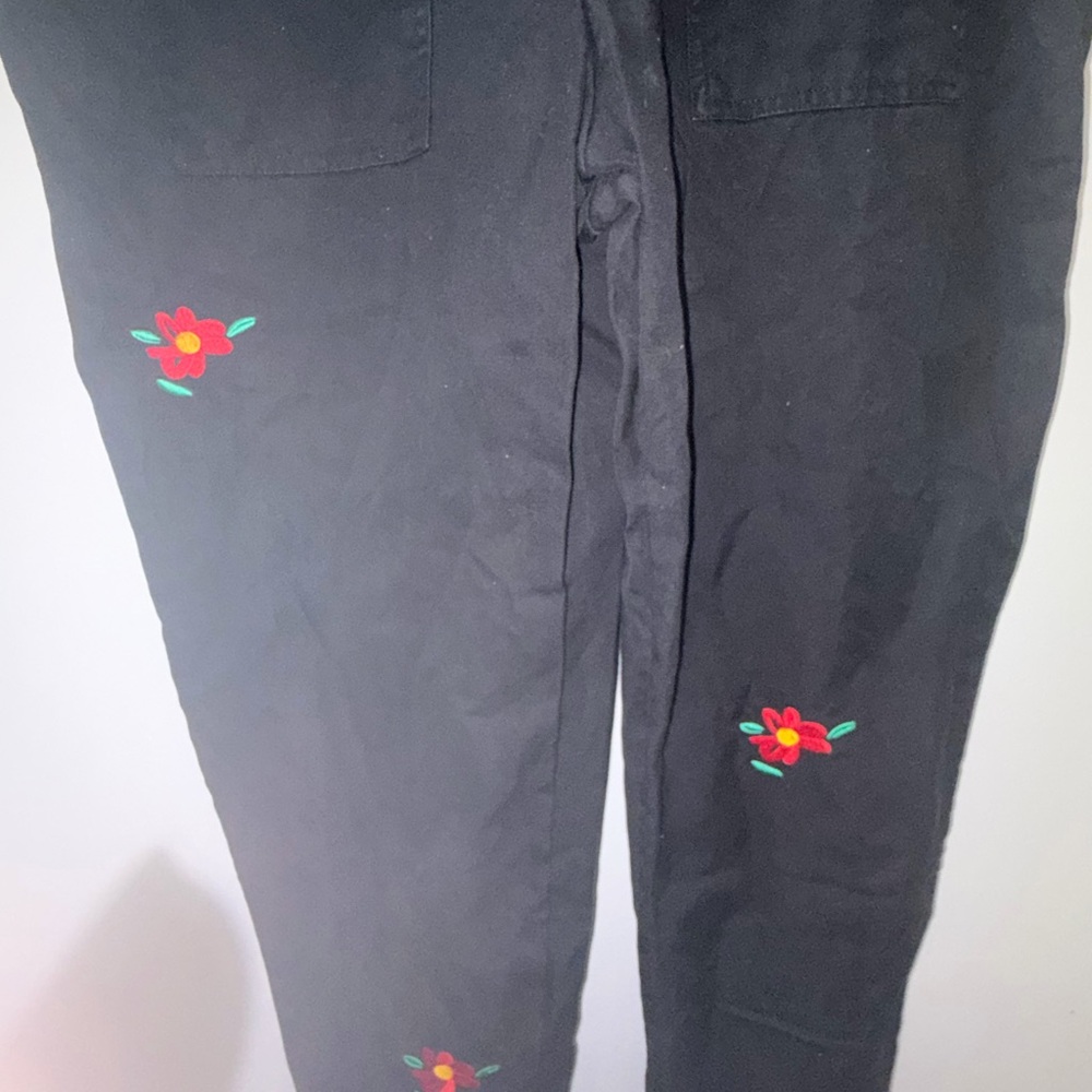 Lucy and Yak size 16 black dungarees w/red embroidered flowers - Picture 2 of 6